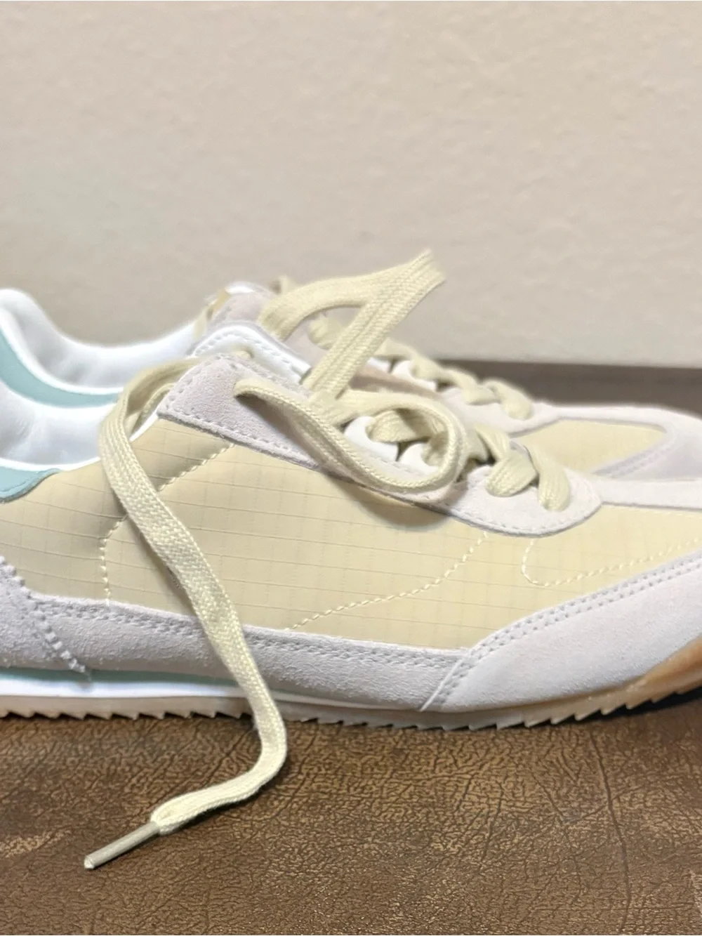 Kids Casual Sneakers in Cream and White - Lightweight Comfort